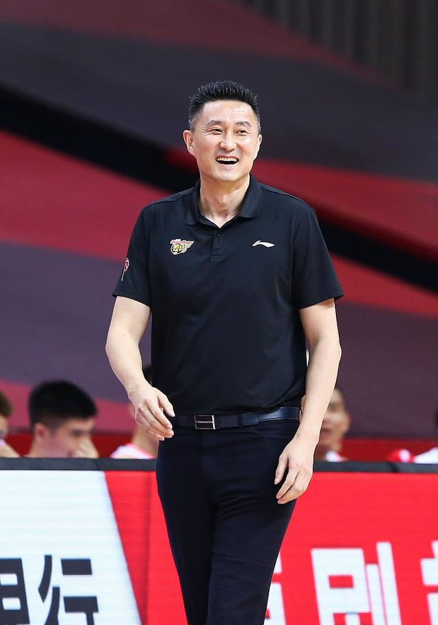  里程碑夜埃因霍温强势反弹，CBA常规赛加时末段刷纪录，悬念犹存，医务组通报恢复